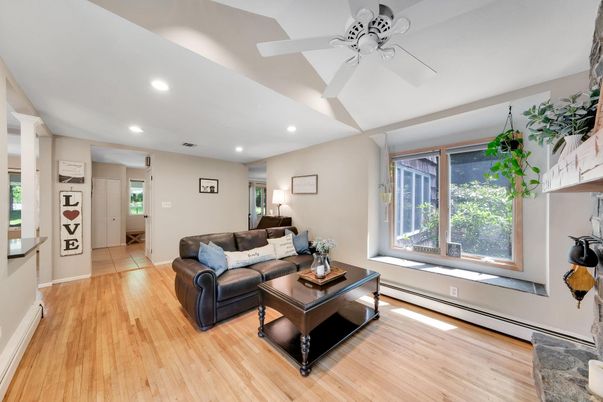 Interior, Living room, Recessed Lighting, Wood Texture Flooring