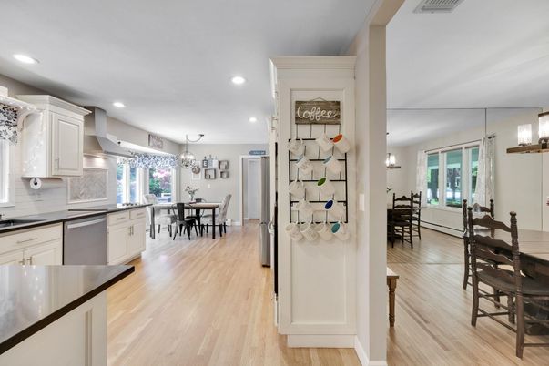 Chandelier, Dining room, Interior, Kitchen, Pendant Lights, Recessed Lighting, Wood Texture Flooring