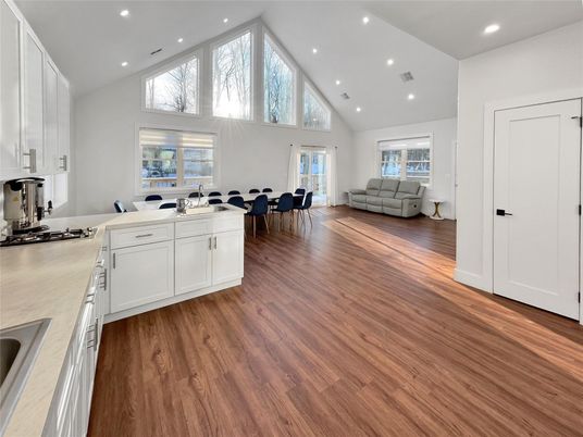 Dining room, Interior, Kitchen, Recessed Lighting, Wood Texture Flooring