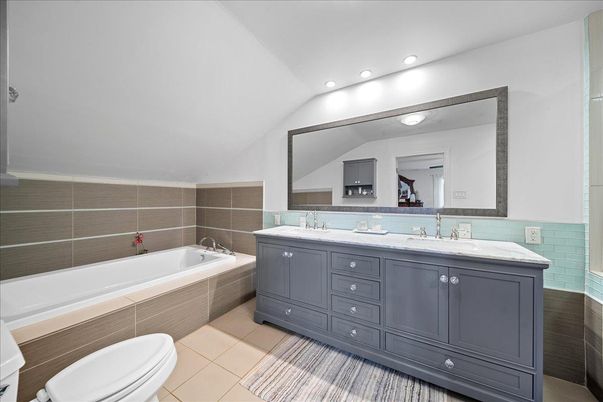 Bathroom, Interior, Recessed Lighting