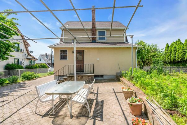 Exterior, Glass Ceilings, Sun Room