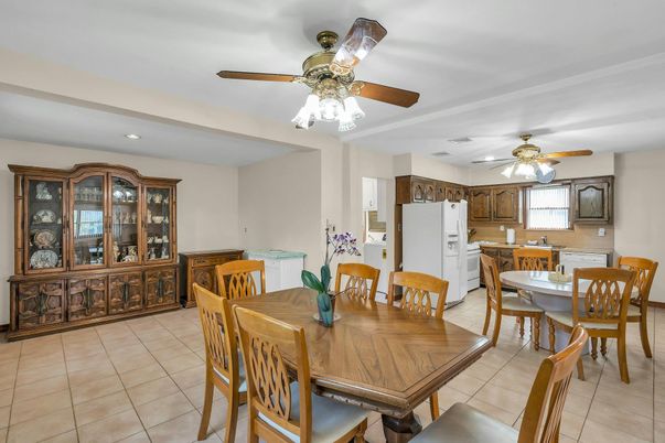 Dining room, Interior, Kitchen, Recessed Lighting