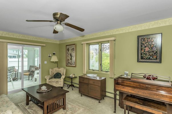 Interior, Living room, Piano