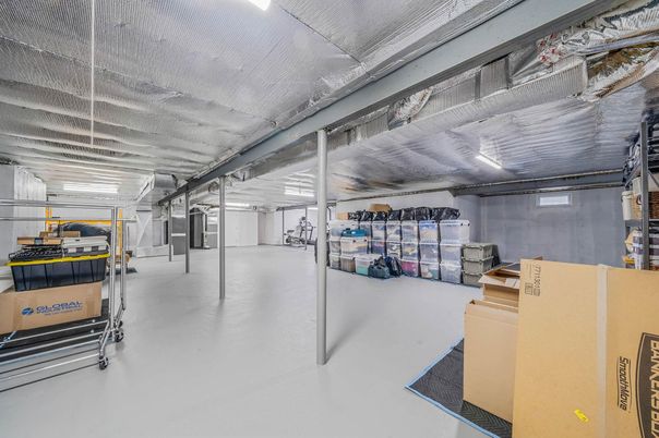 Garage, Interior