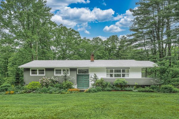 Backyard, Exterior, Facade, Ranch