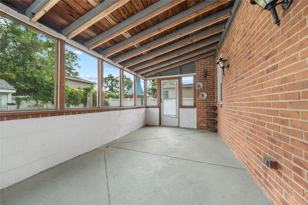 Exterior, Wooden Beams