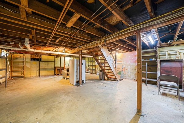 Interior, Wooden Beams