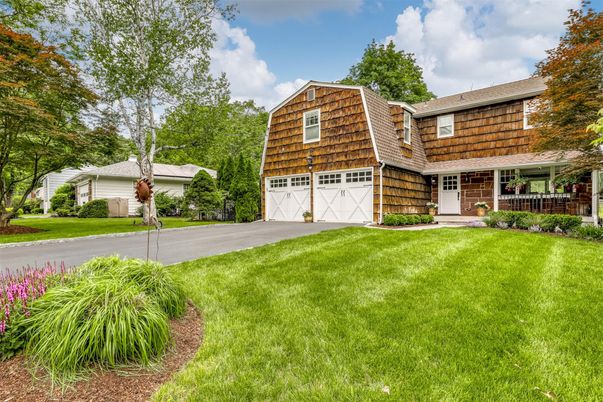Attached, Exterior, Facade, Brick Facade, Ranch