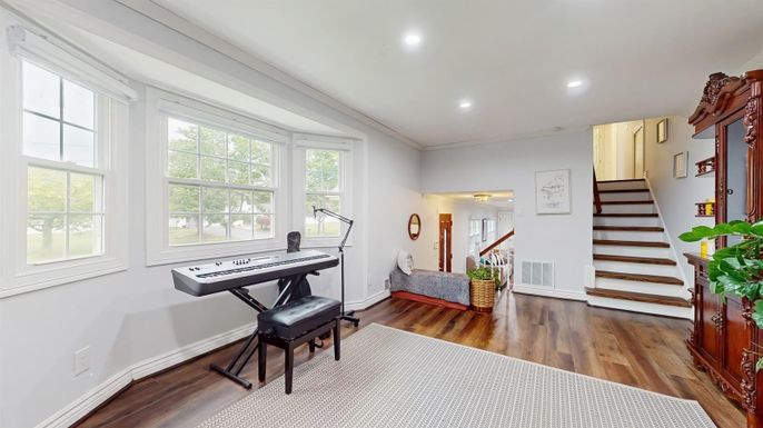 Interior, Piano, Recessed Lighting, Wood Texture Flooring