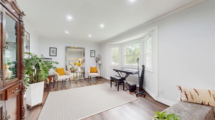 Interior, Piano, Recessed Lighting, Wood Texture Flooring