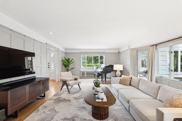 Interior, Living room, Piano, Recessed Lighting, Wood Texture Flooring