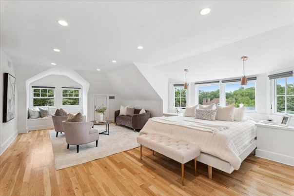 Bedroom, Interior, Pendant Lights, Recessed Lighting, Wood Texture Flooring