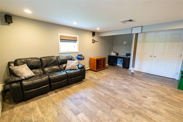 Interior, Recessed Lighting, Wood Texture Flooring