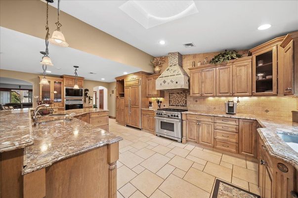 Interior, Kitchen, Pendant Lights, Recessed Lighting, Stainless Steel Appliances