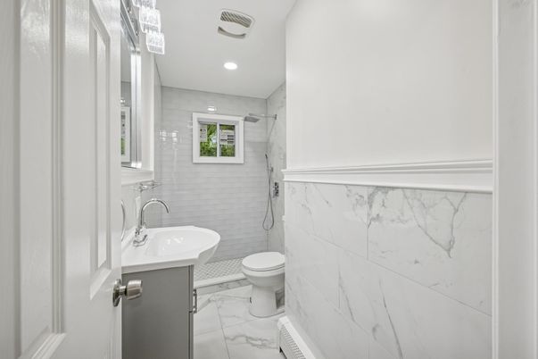 Bathroom, Interior, Marble, Marble Walls, Recessed Lighting