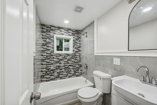 Bathroom, Interior, Recessed Lighting