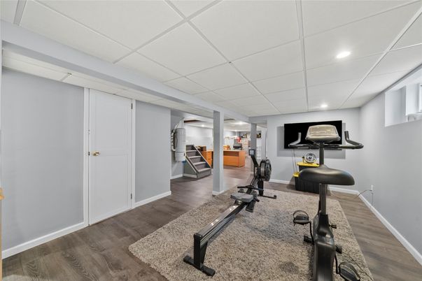 Fitness Equipment, Interior, Recessed Lighting, Wood Texture Flooring
