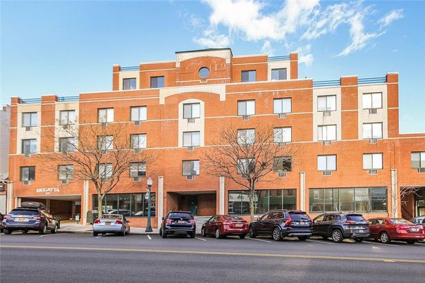 Exterior, Facade, Condo Building