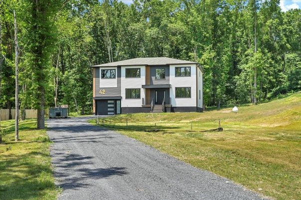Attached, Backyard, Exterior, Facade, Georgian