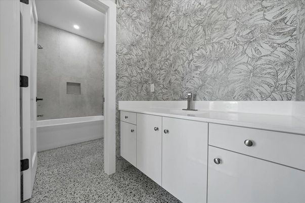 Bathroom, Interior, Recessed Lighting