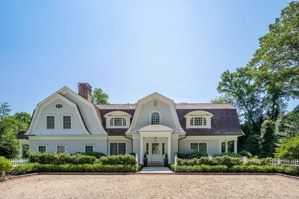 Exterior, Facade, Farmhouse