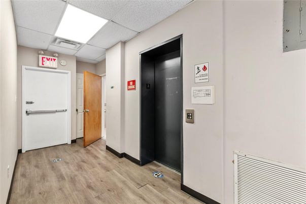 Elevator, Interior, Wood Texture Flooring