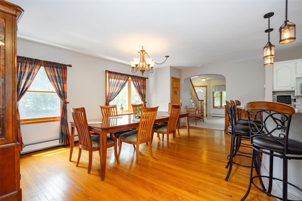 Chandelier, Dining room, Fireplace, Interior, Wood Texture Flooring