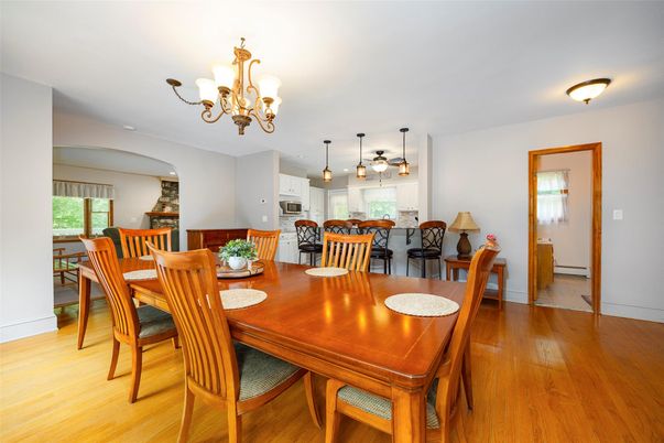 Chandelier, Dining room, Interior, Kitchen, Pendant Lights, Wood Texture Flooring