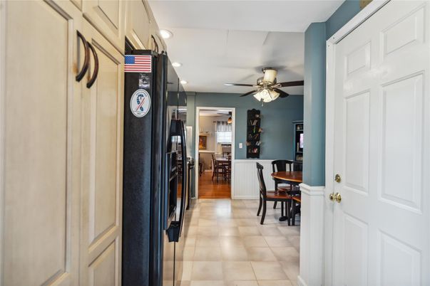 Dining room, Interior, Recessed Lighting
