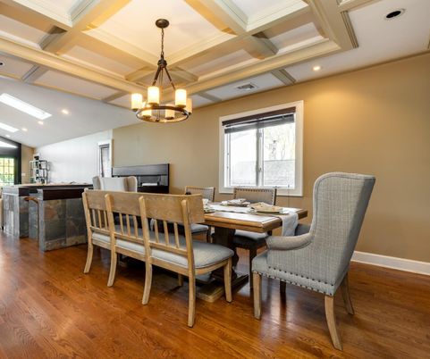 Chandelier, Dining room, Interior, Piano, Recessed Lighting, Wood Texture Flooring