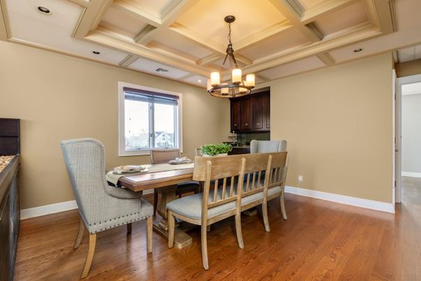 Chandelier, Dining room, Interior, Recessed Lighting, Wood Texture Flooring