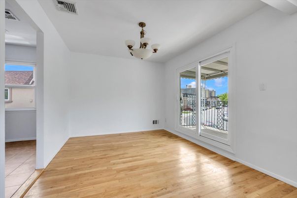 Chandelier, Empty room, Interior, Wood Texture Flooring
