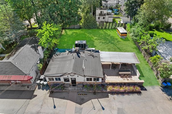 Exterior, Drone