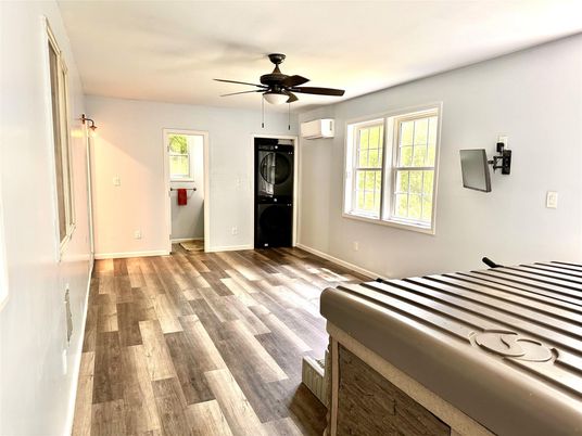 Interior, Washer, Wood Texture Flooring