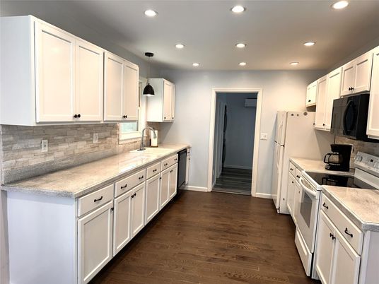 Interior, Kitchen, Pendant Lights, Recessed Lighting, Wood Texture Flooring