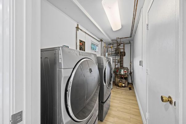 Interior, Washer, Wood Texture Flooring