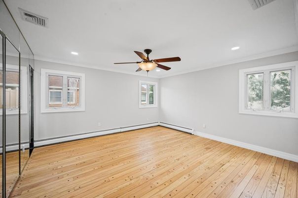 Empty room, Interior, Recessed Lighting, Wood Texture Flooring