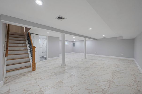 Empty room, Interior, Marble, Recessed Lighting