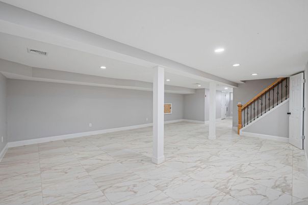 Empty room, Interior, Marble, Recessed Lighting