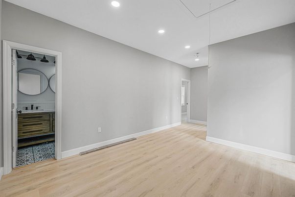 Empty room, Interior, Recessed Lighting, Wood Texture Flooring