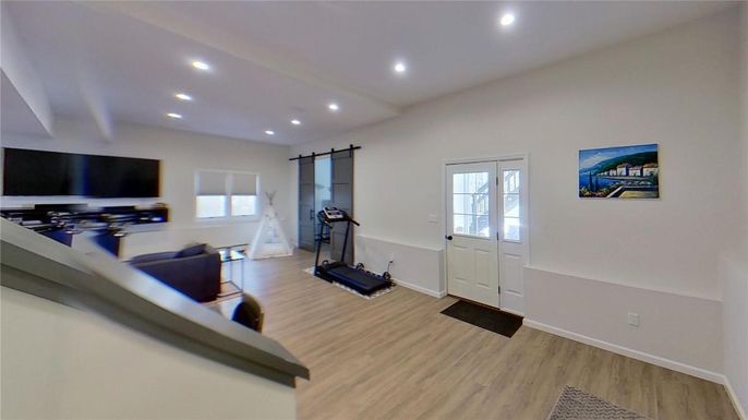Fitness Equipment, Interior, Recessed Lighting, Wood Texture Flooring