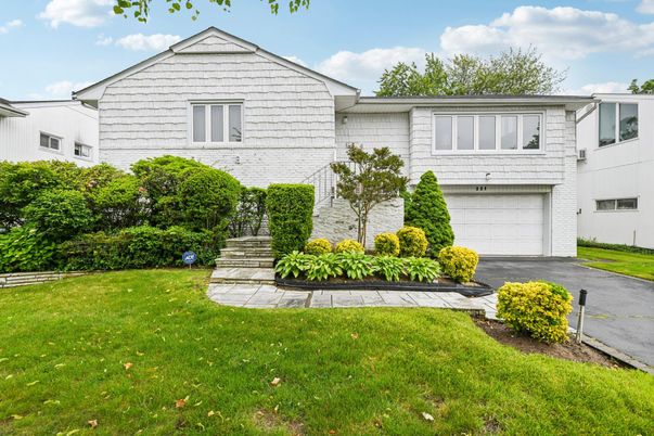 Attached, Exterior, Facade, Raised Ranch