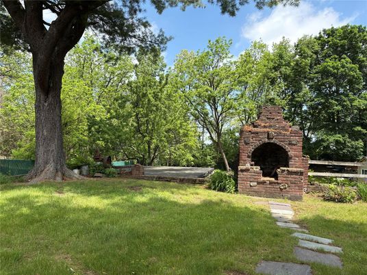 Exterior, Fireplace