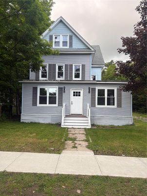 Exterior, Facade, Farmhouse