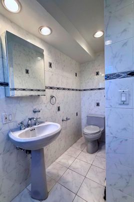 Bathroom, Interior, Marble, Marble Walls, Recessed Lighting