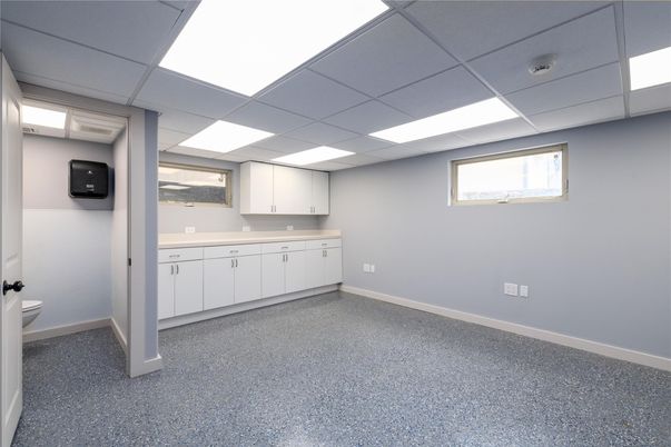 Empty room, Interior, Recessed Lighting