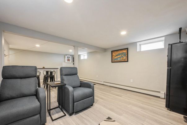 Interior, Recessed Lighting, Wood Texture Flooring