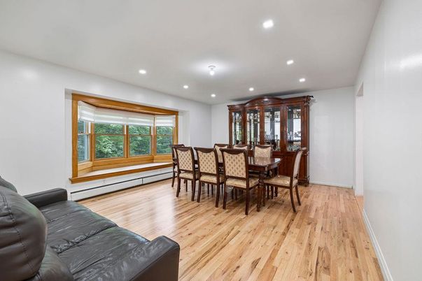 Dining room, Interior, Recessed Lighting, Wood Texture Flooring