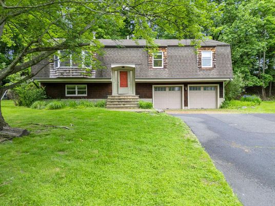 Attached, Exterior, Facade, Raised Ranch