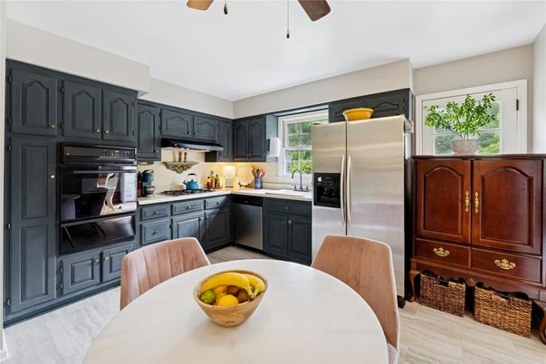 Dining room, Interior, Kitchen, Marble, Stainless Steel Appliances